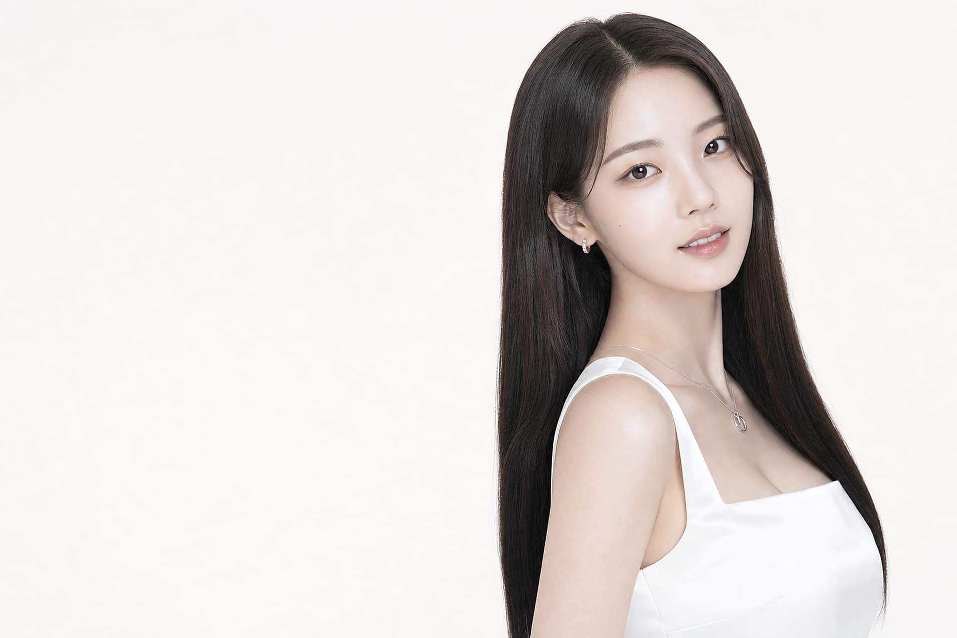 Monolid eye correction — Defined eyes without creating a double eyelid.