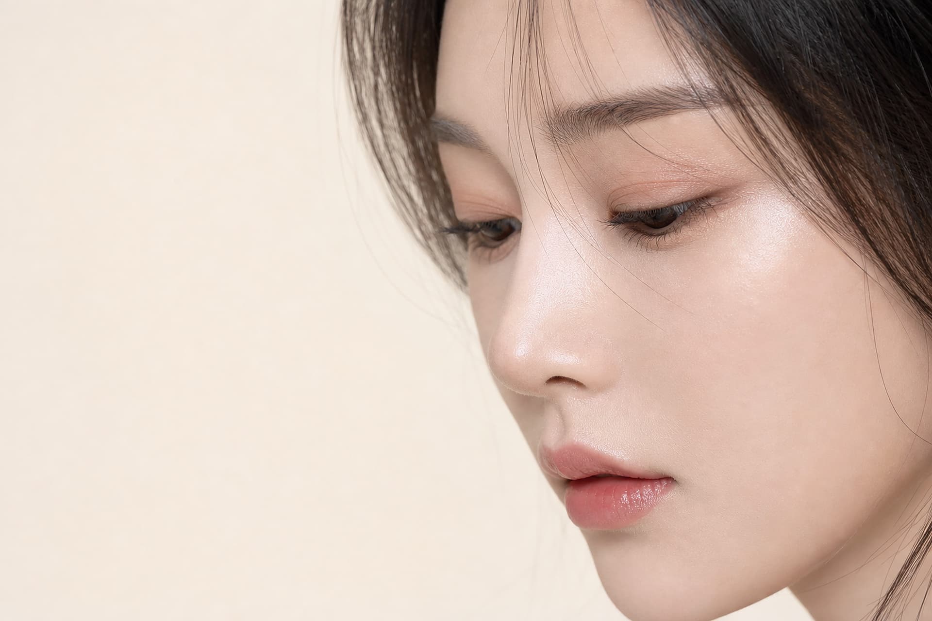 콧볼축소 적응증 안내 모델 비주얼