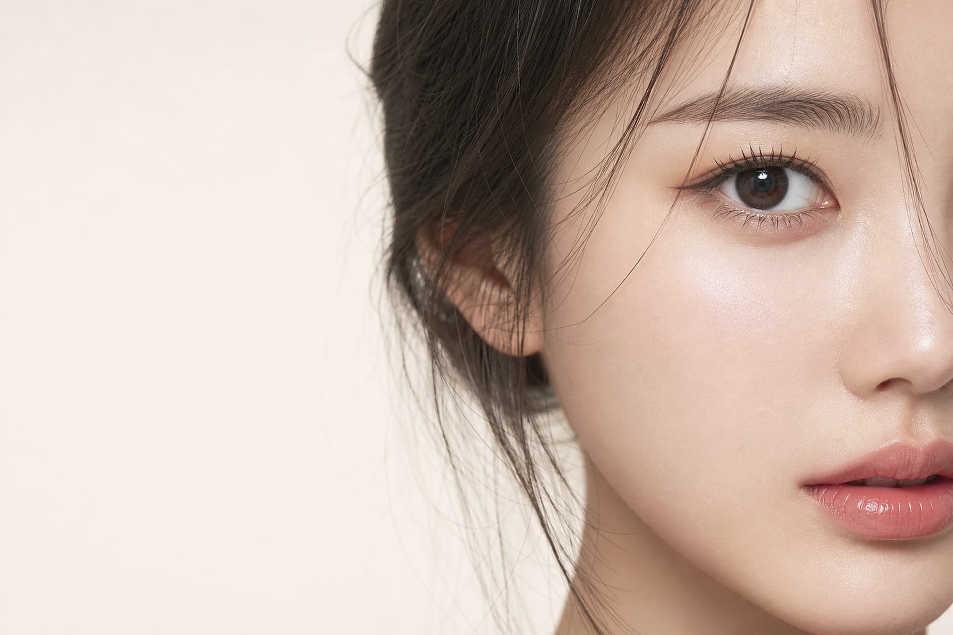 필러 적응증 안내 모델 비주얼